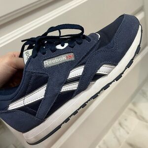 Reebok Classic Nylon Low Navy White Women’s Size 5.5